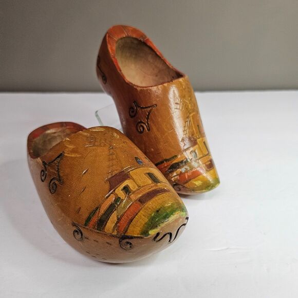Vtg Wooden Dutch Clog Shoes Handcarved Painted 7" Holland Windmill - Picture 2 of 7